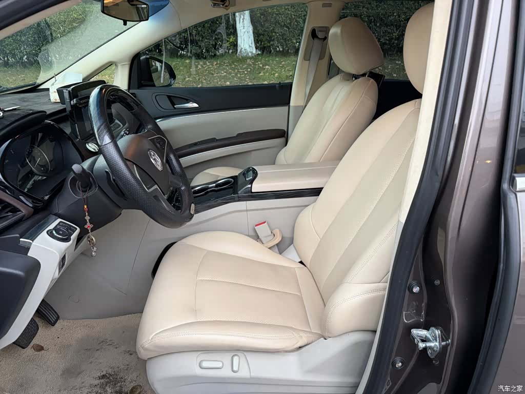 Buick GL8, 2023 8