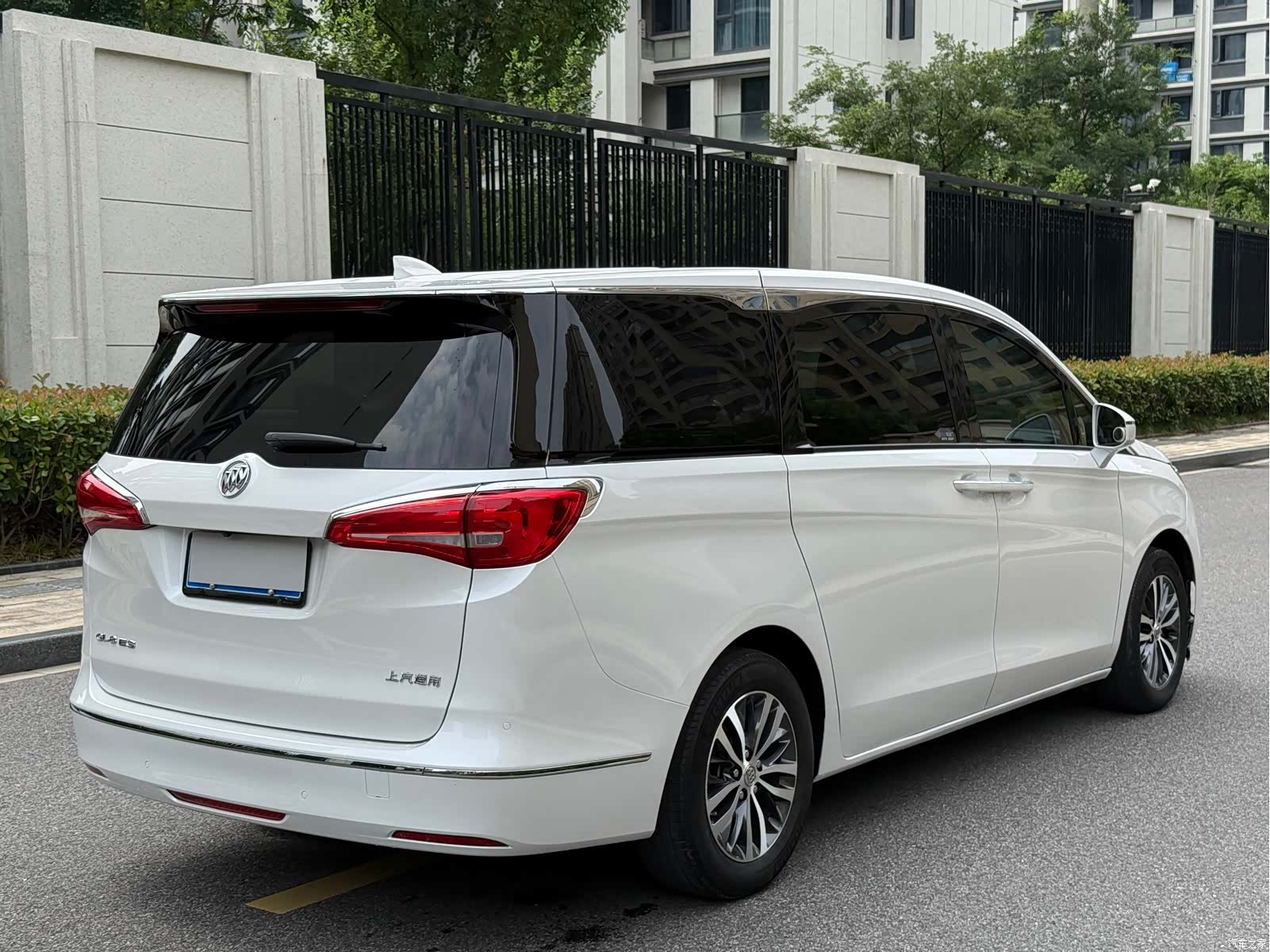 Buick GL8, 2020 4