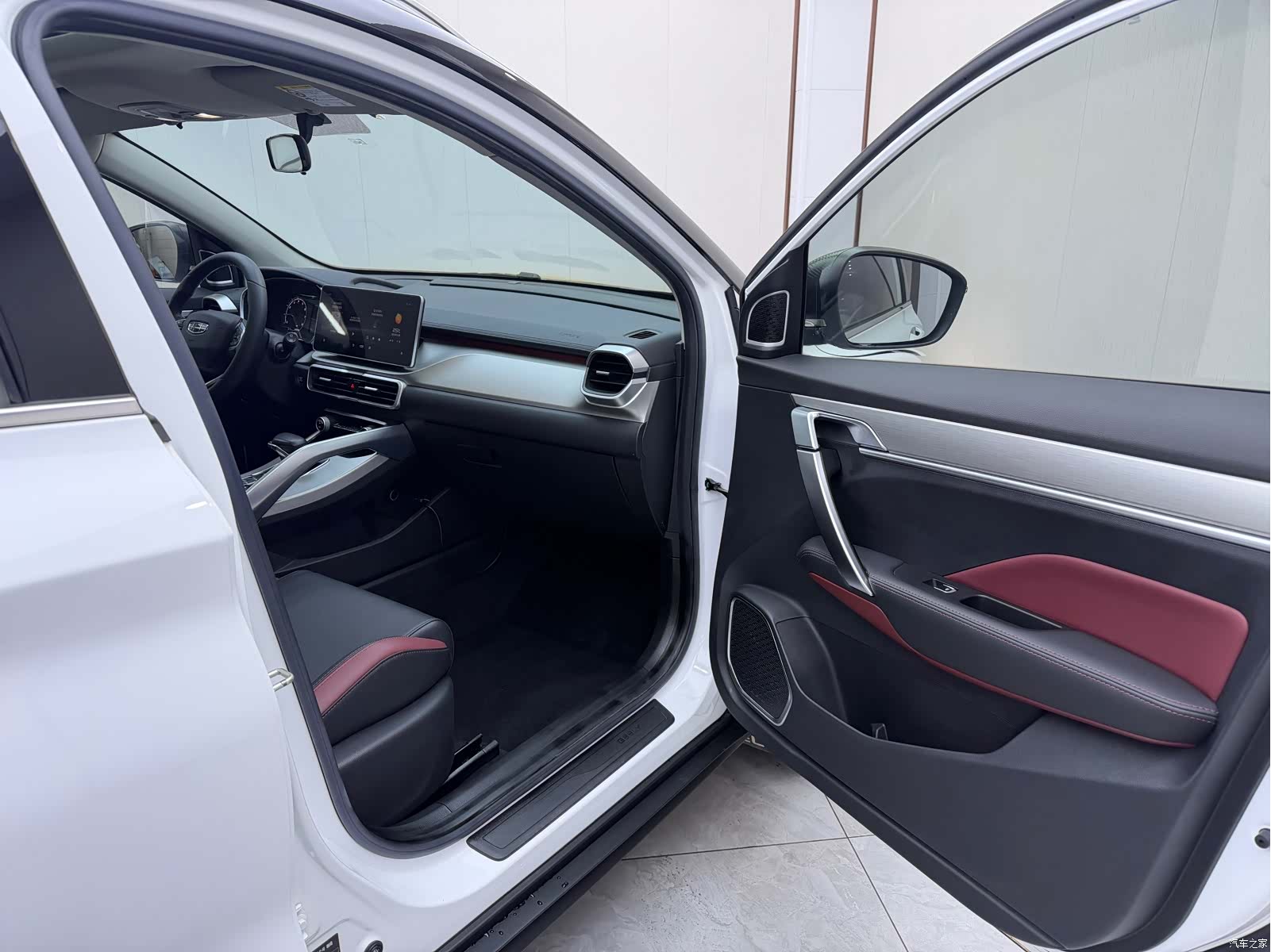 Geely Coolray, 2021 21