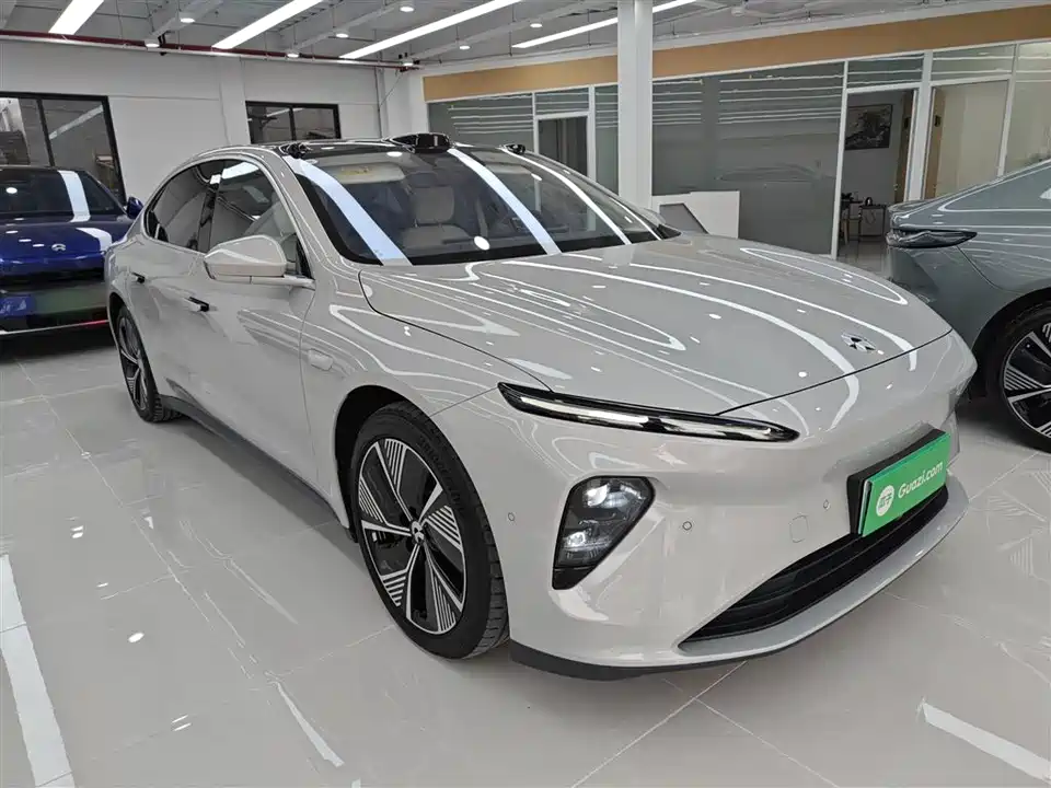 NIO ET7