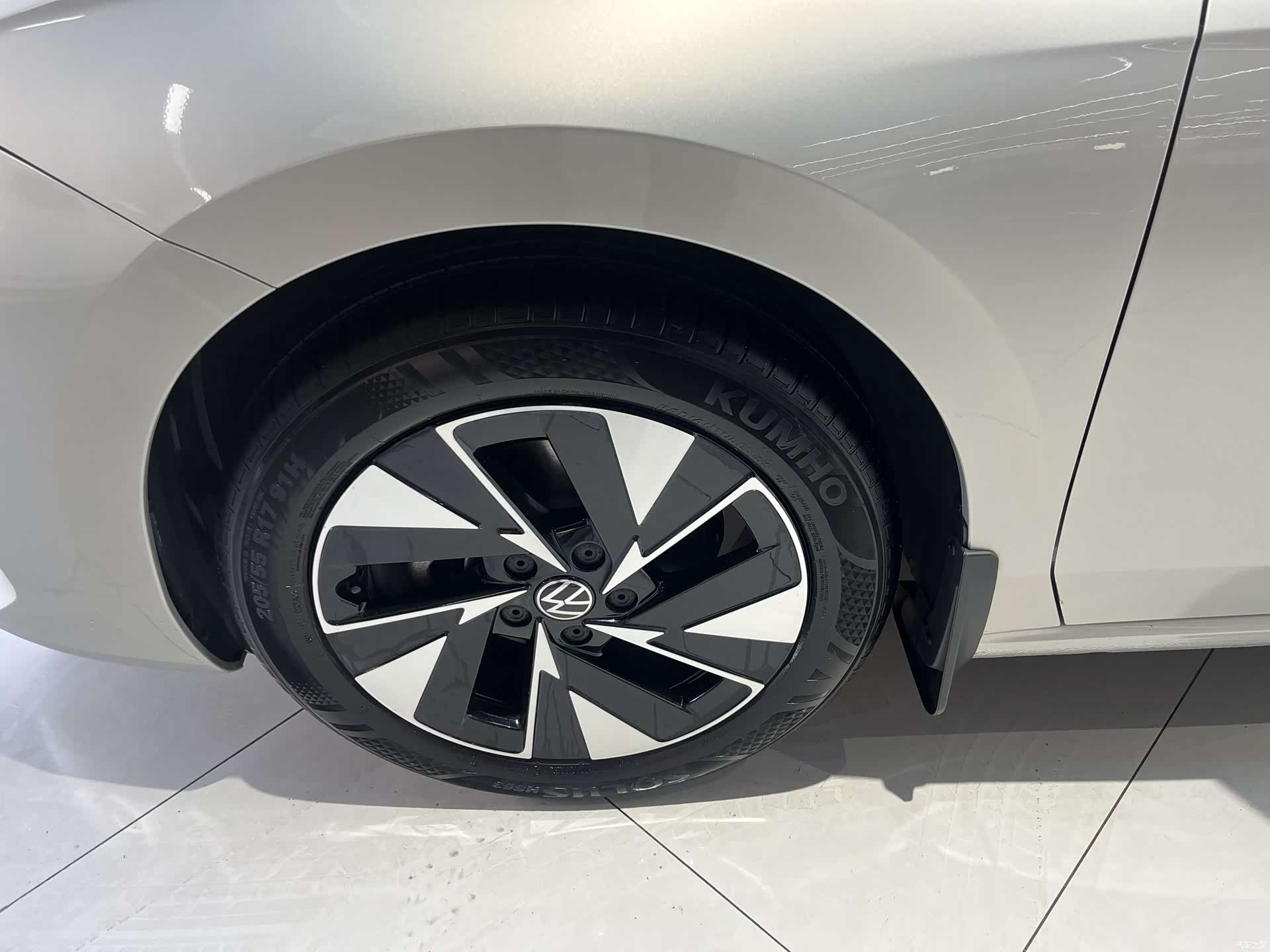 Volkswagen Sagitar, 2025 13