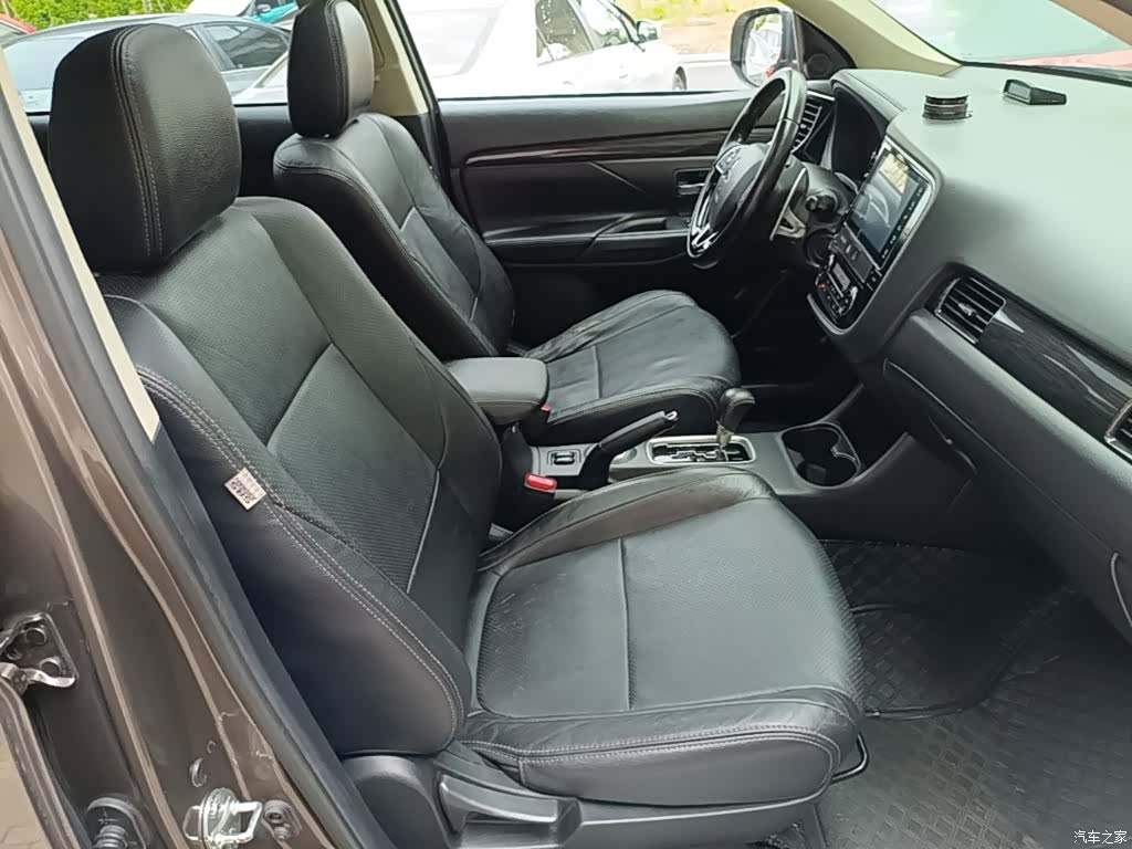 Mitsubishi Outlander, 2017 25