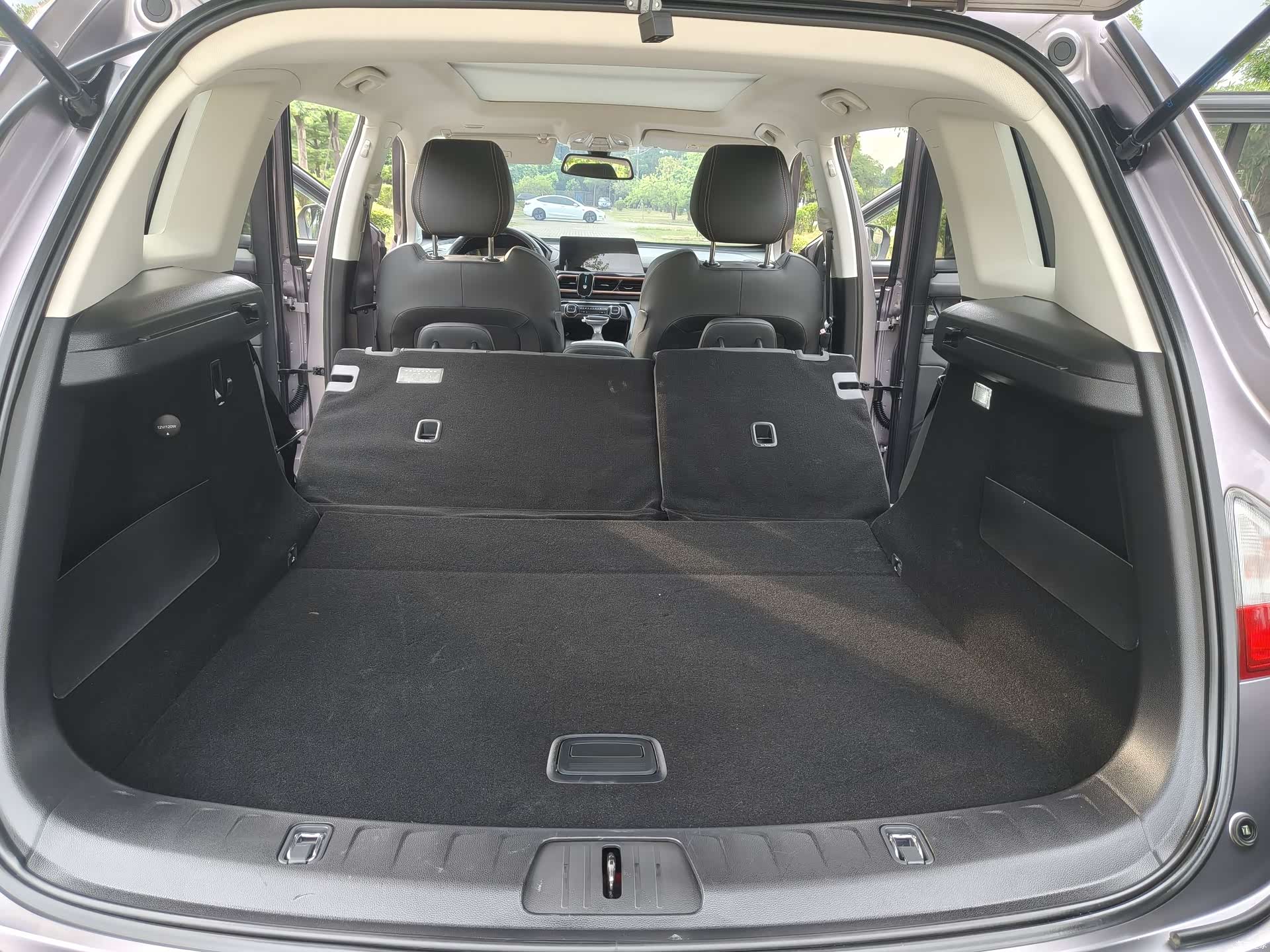 Wuling RS-5, 2019 9