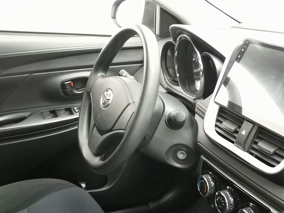 Toyota YARiS L Zhixuan
