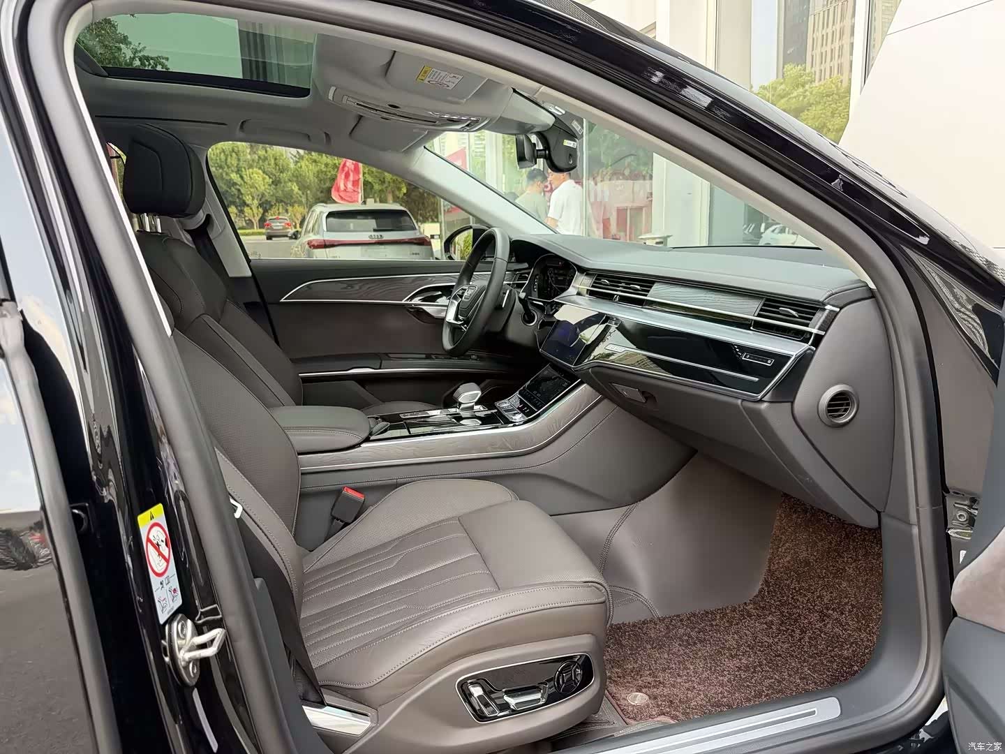 Audi A8L, 2025 7