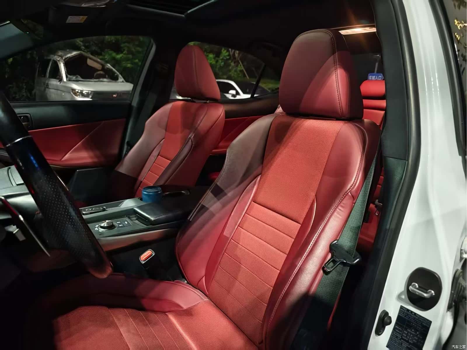 Lexus IS, 2017 8
