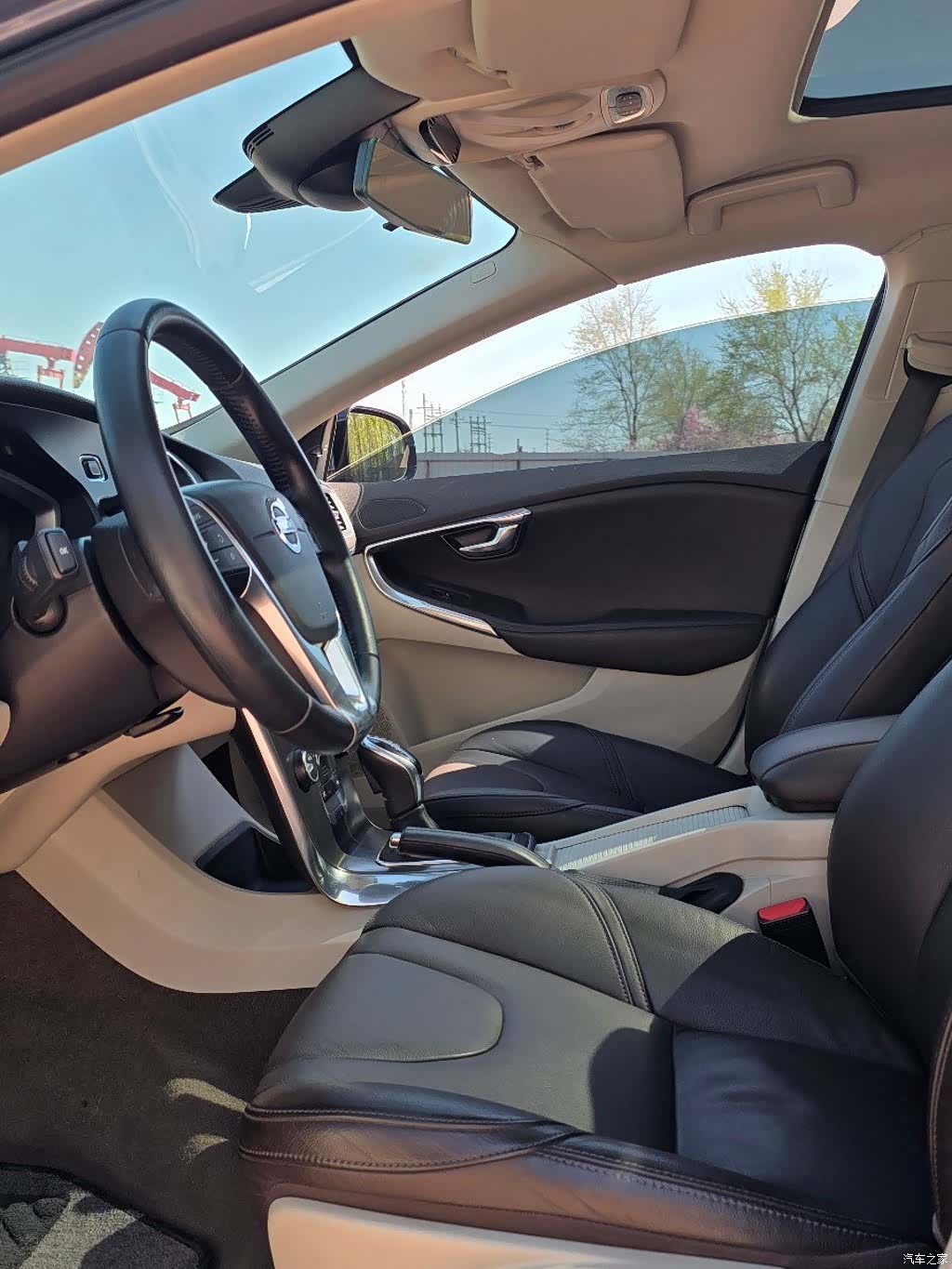 Volvo V40, 2013 все фото