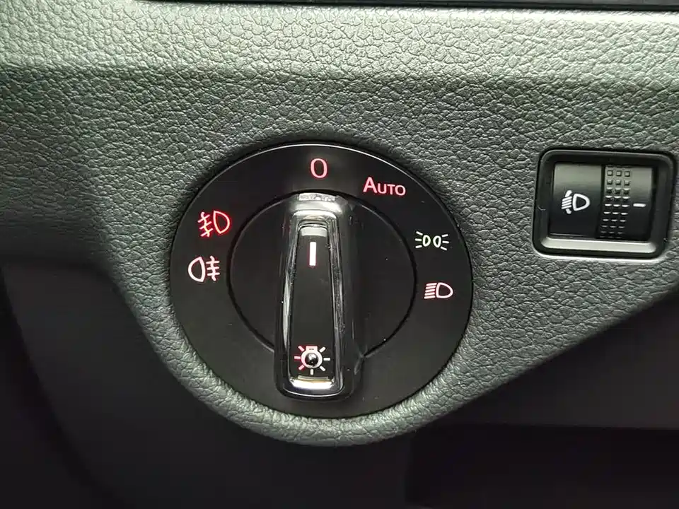 Volkswagen C-TREK Wei Collar