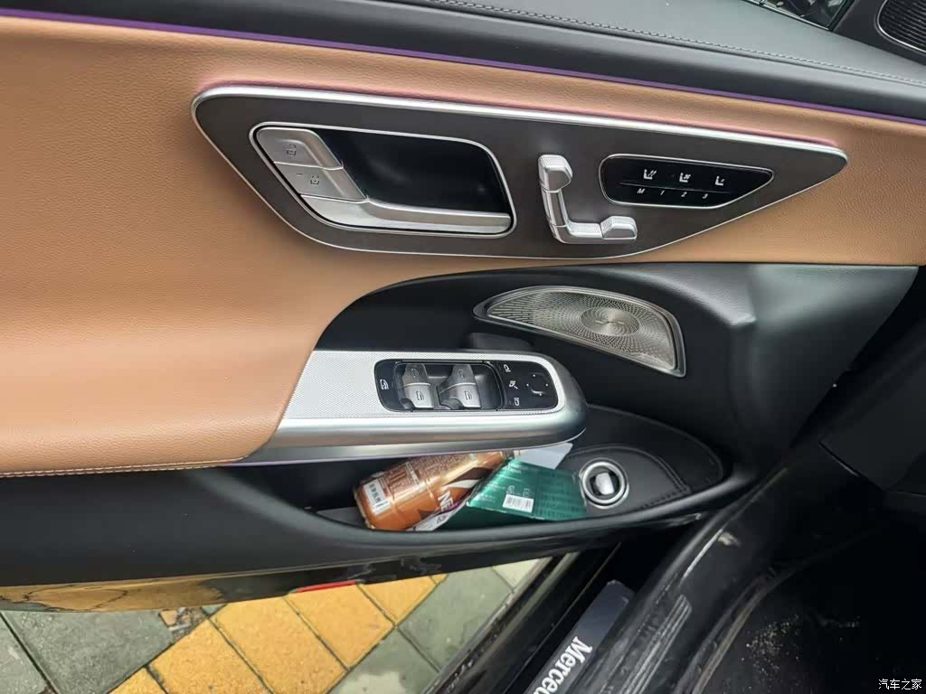 Mercedes-Benz E-Class, 2025 3