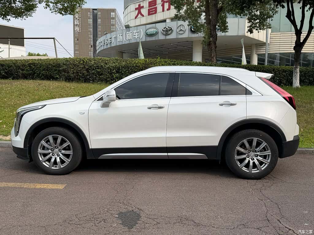 Cadillac XT4, 2021 3
