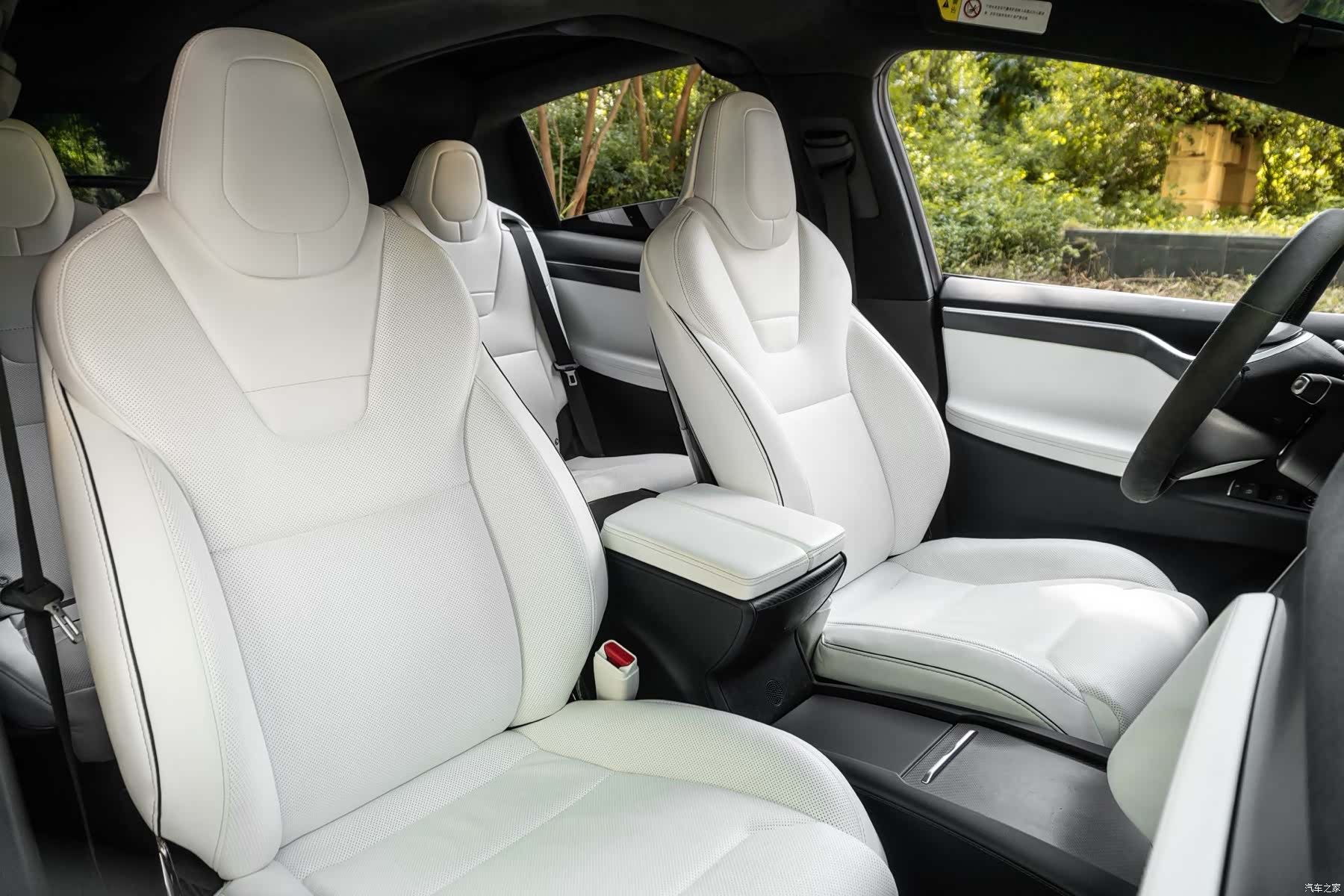 Tesla Model X, 2017 16