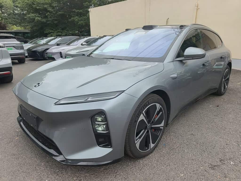 NIO ET5