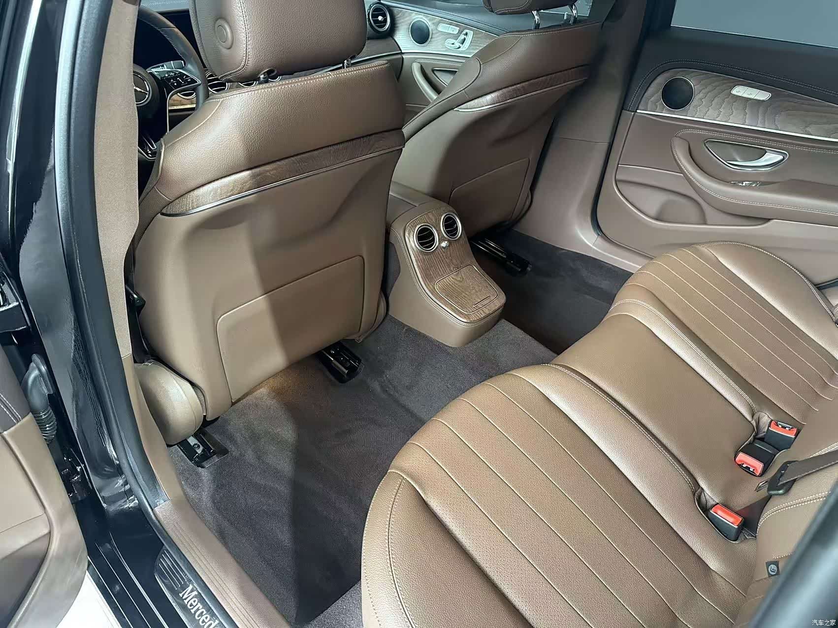 Mercedes-Benz E-Class, 2022 10
