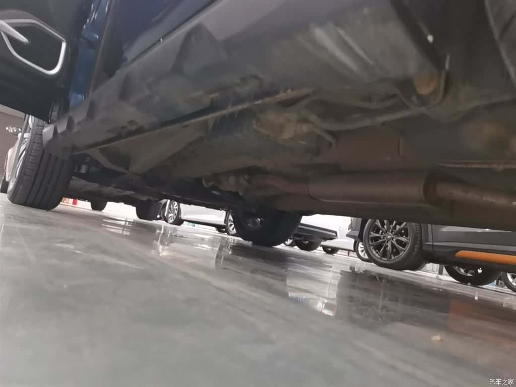 Geely X6, 2022 22