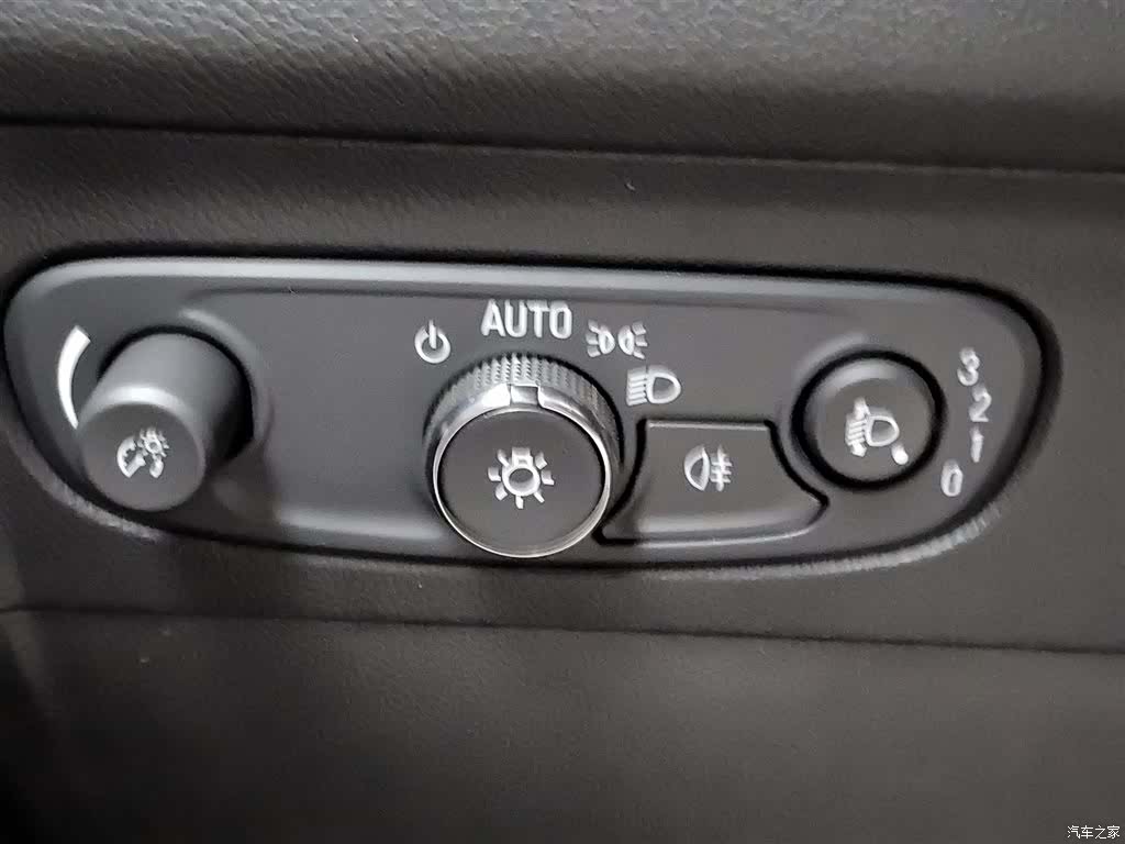 Buick Envision Plus, 2021 21