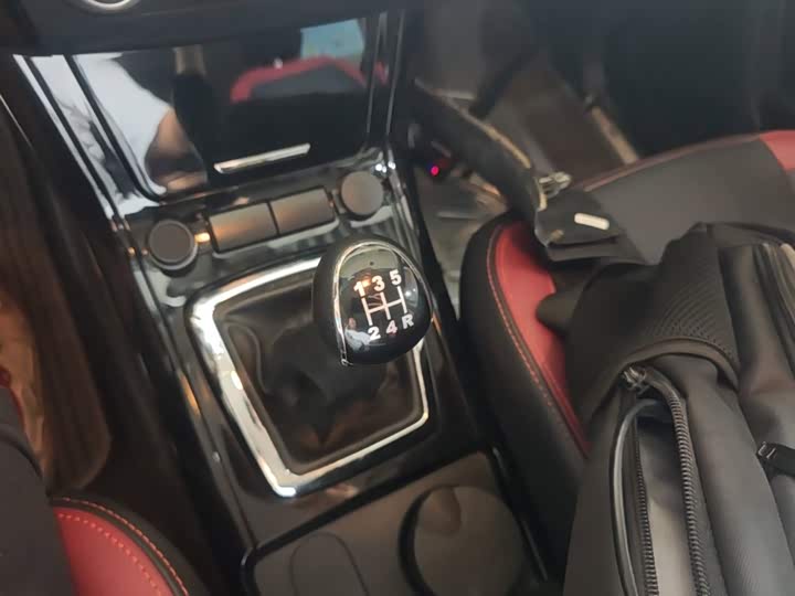 BAIC Huansu S3 2016 1.5L МКПП Люкс guo V