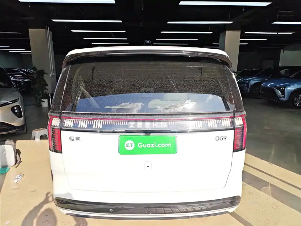 Zeekr 009