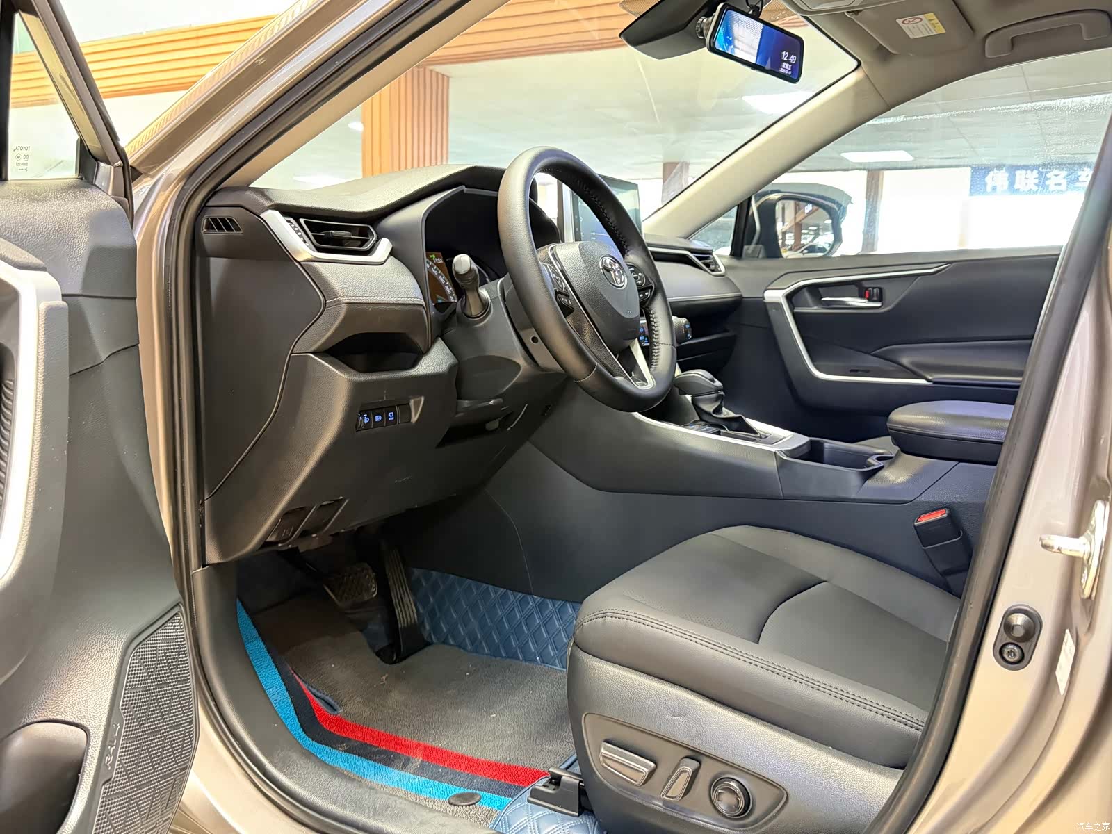 Toyota RAV4, 2022 9