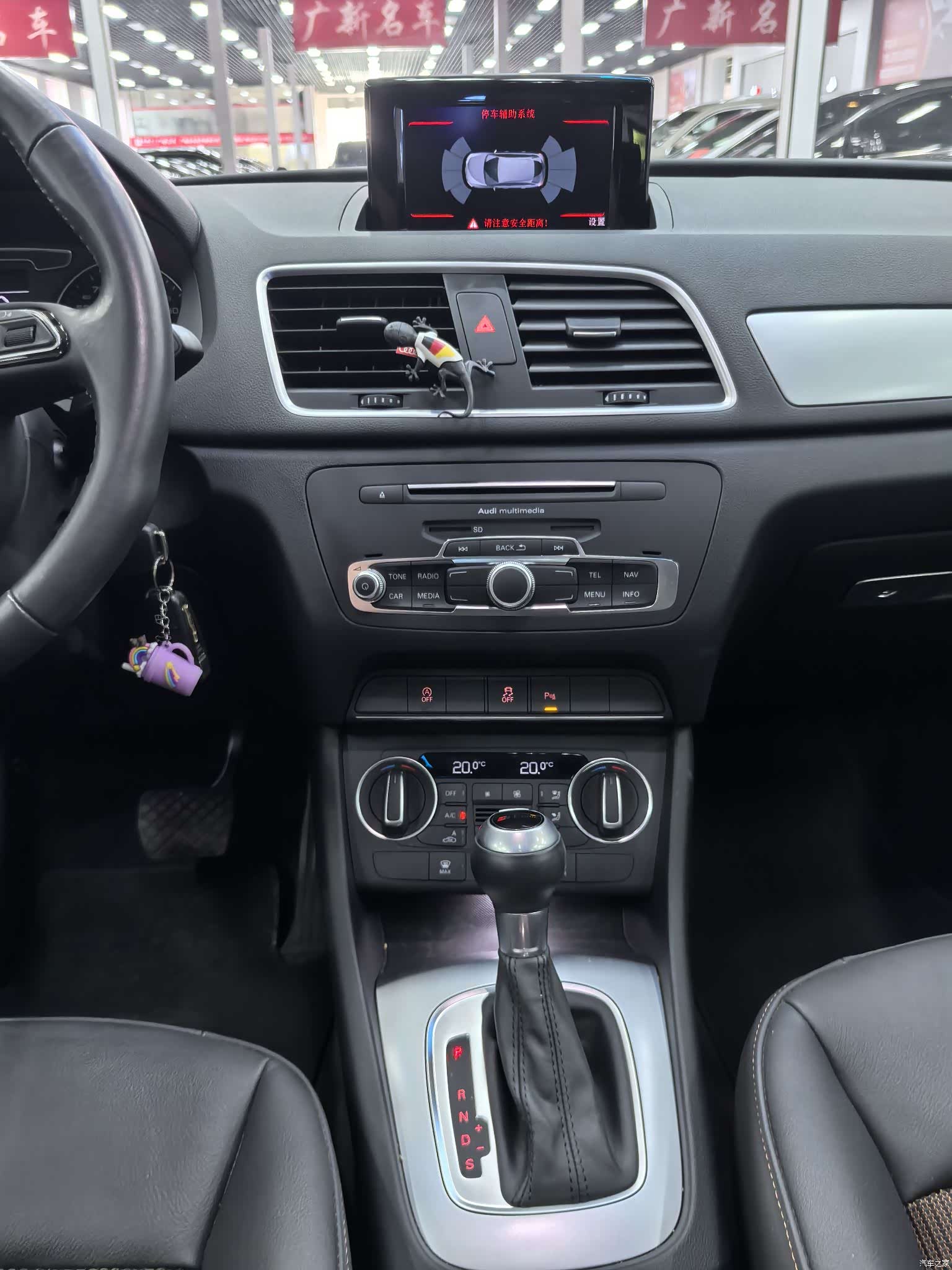 Audi Q3, 2019 9