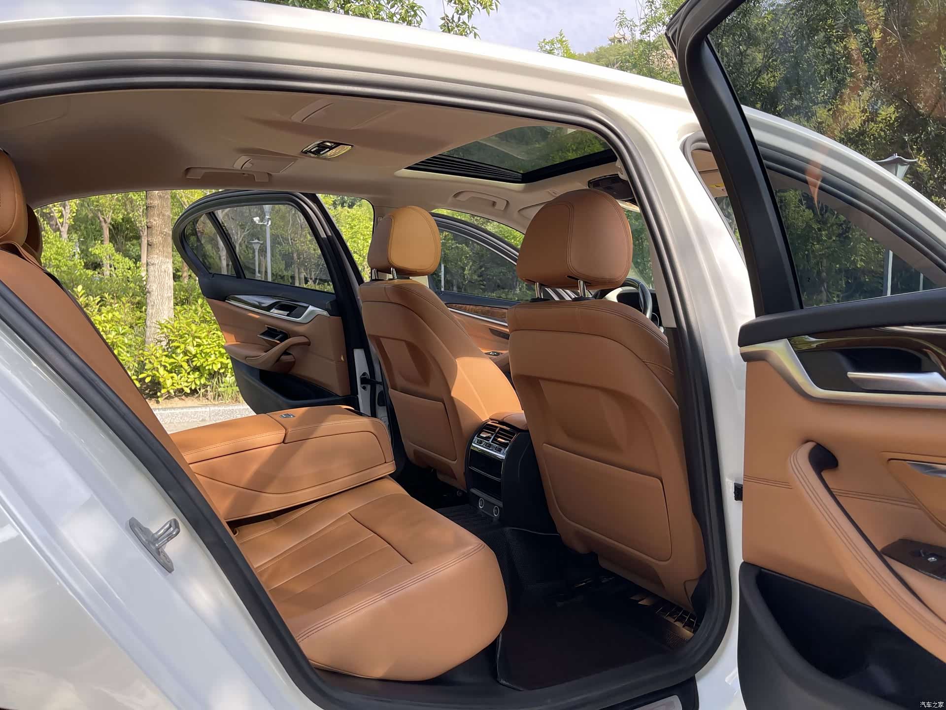 BMW 5 Series, 2018 все фото