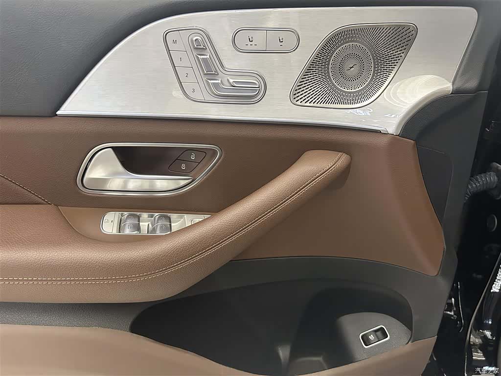 Mercedes-Benz GLS, 2024 6