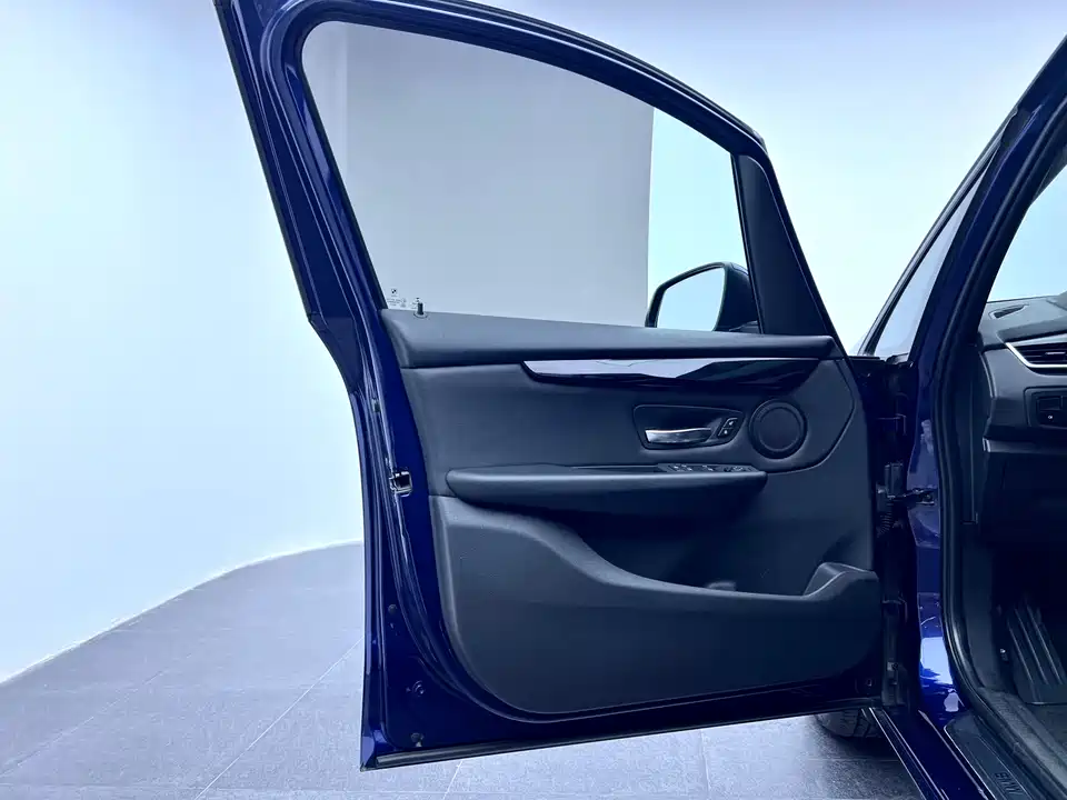 BMW 2 series station wagon