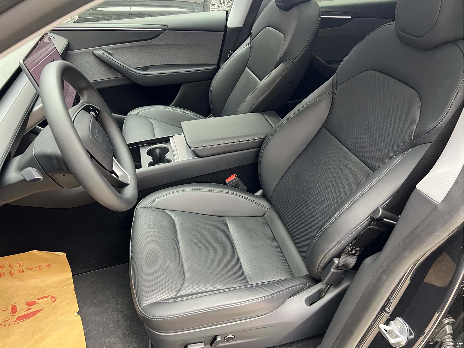 Tesla Model Y, 2025 13