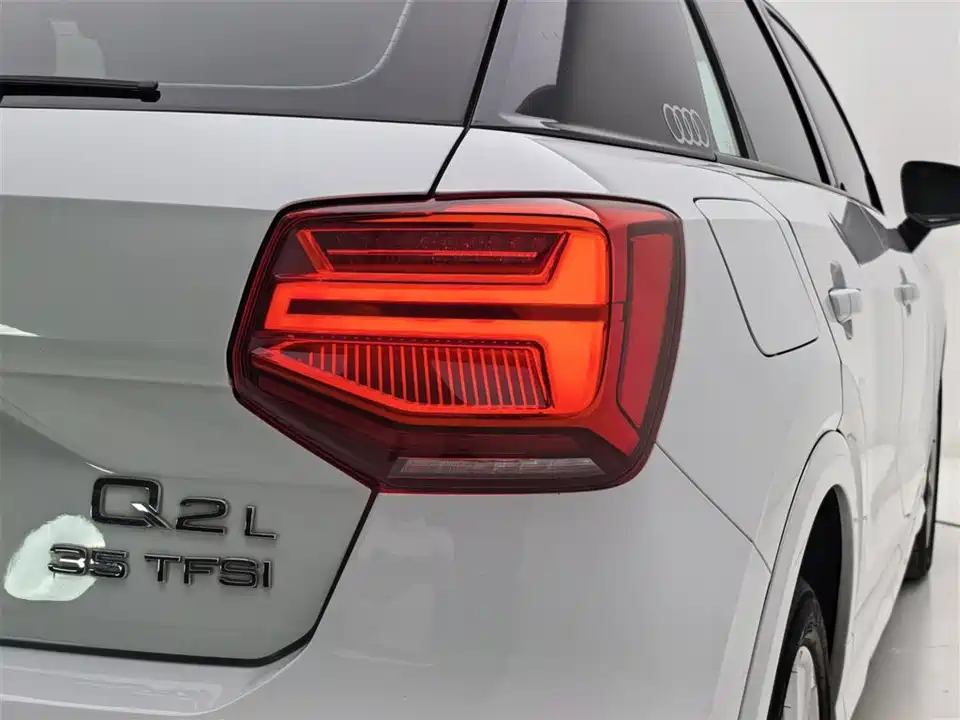 Audi Q2L Audi Q2L