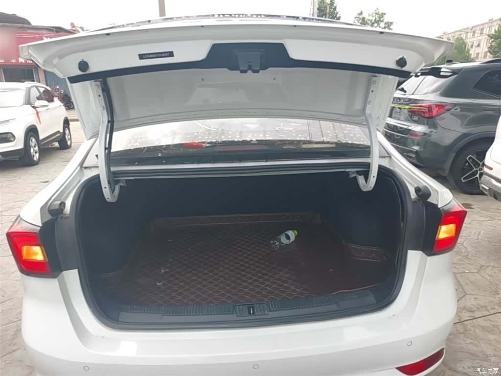 Roewe i5, 2019 19