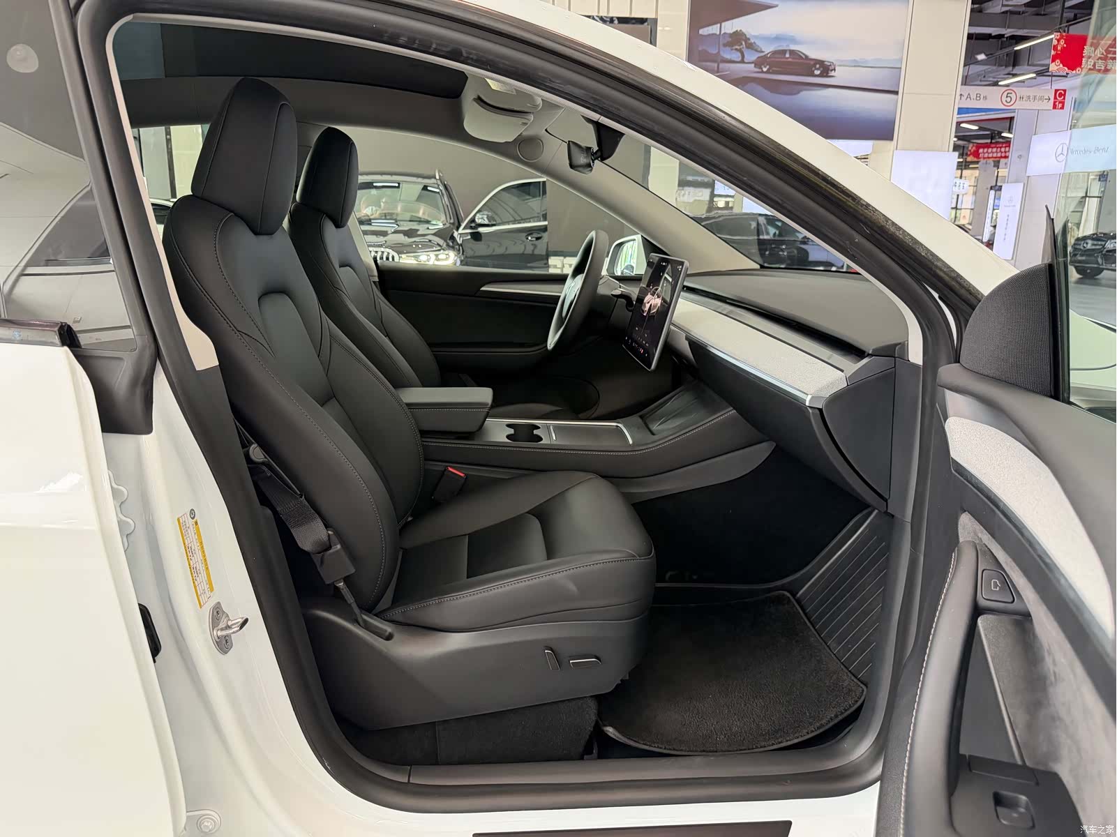 Tesla Model Y, 2024 12