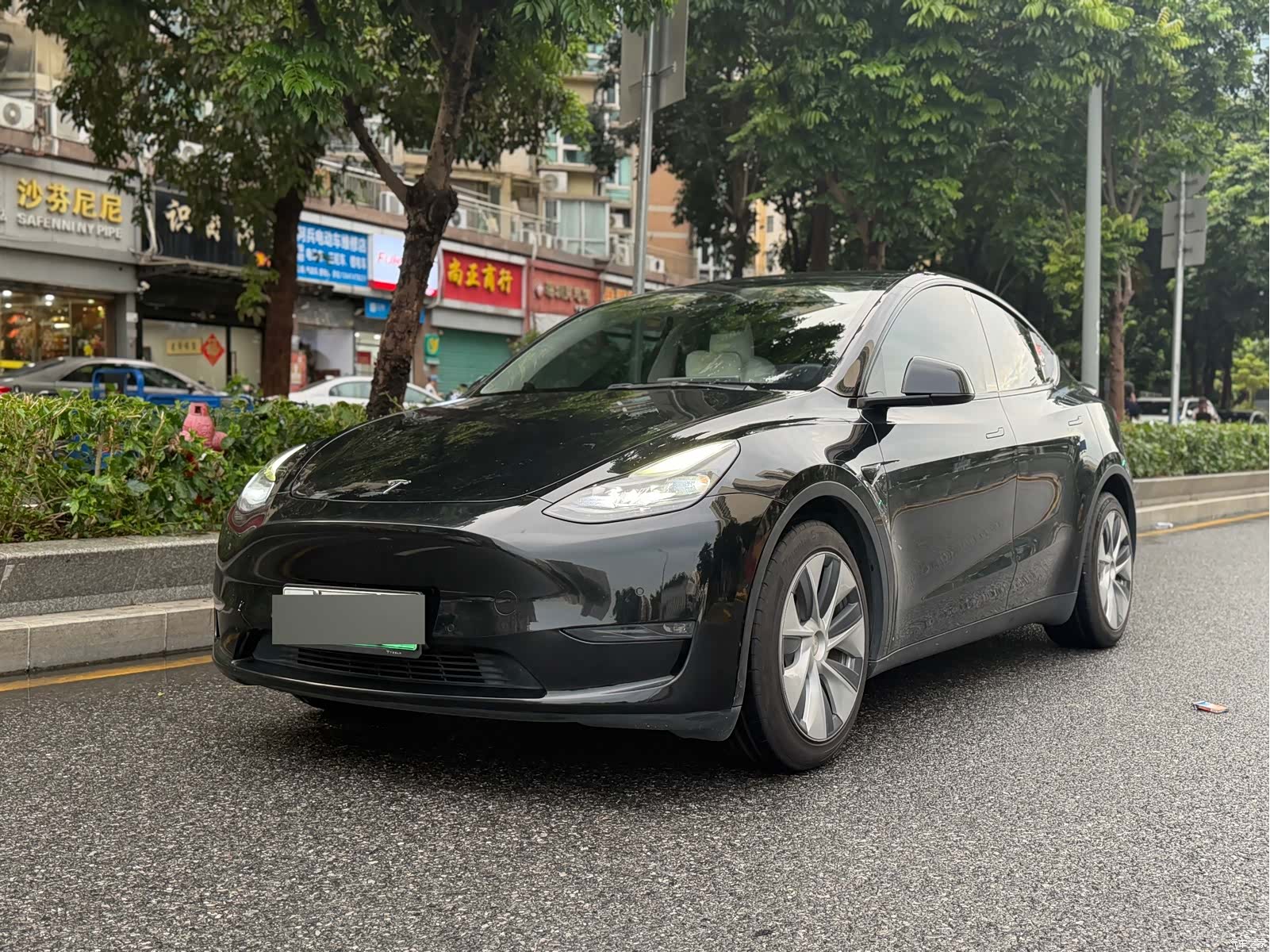 Tesla Model Y, 2021 1