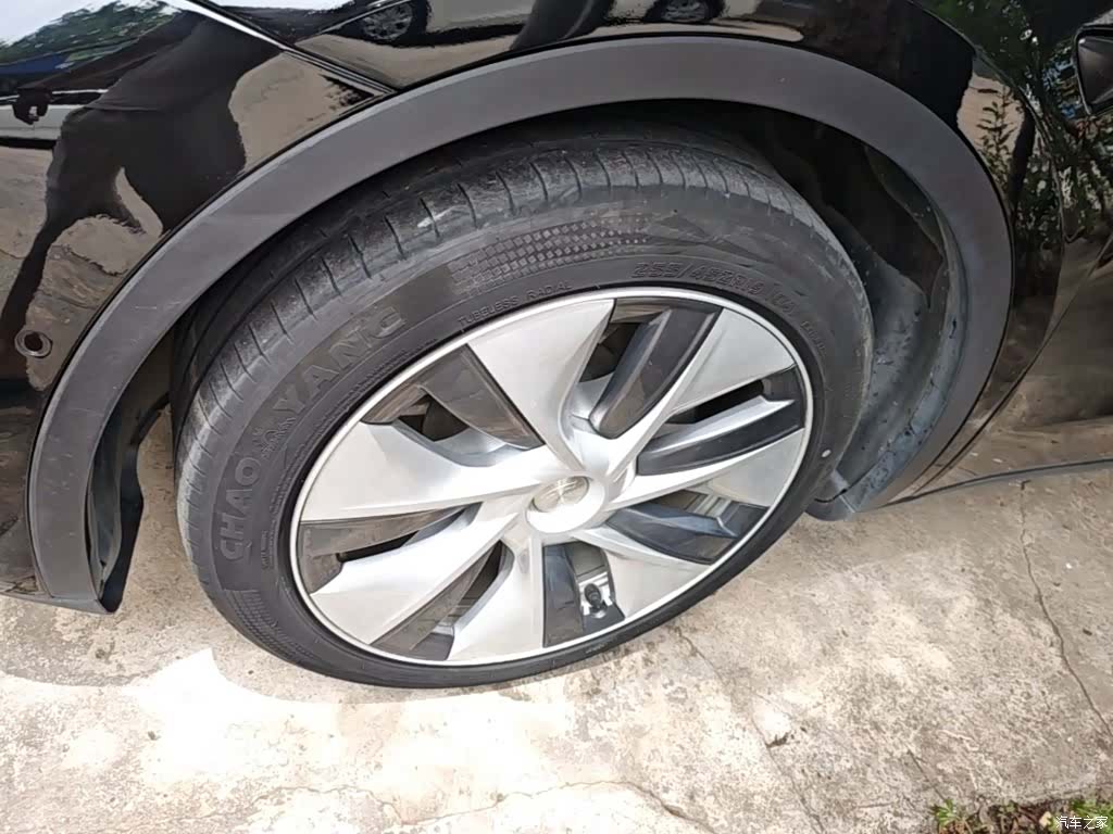 Tesla Model Y, 2022 23