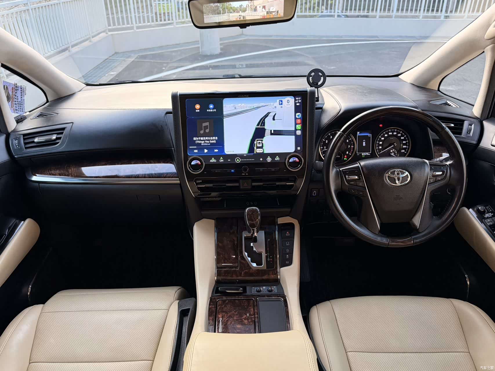 Toyota Alphard, 2019 все фото