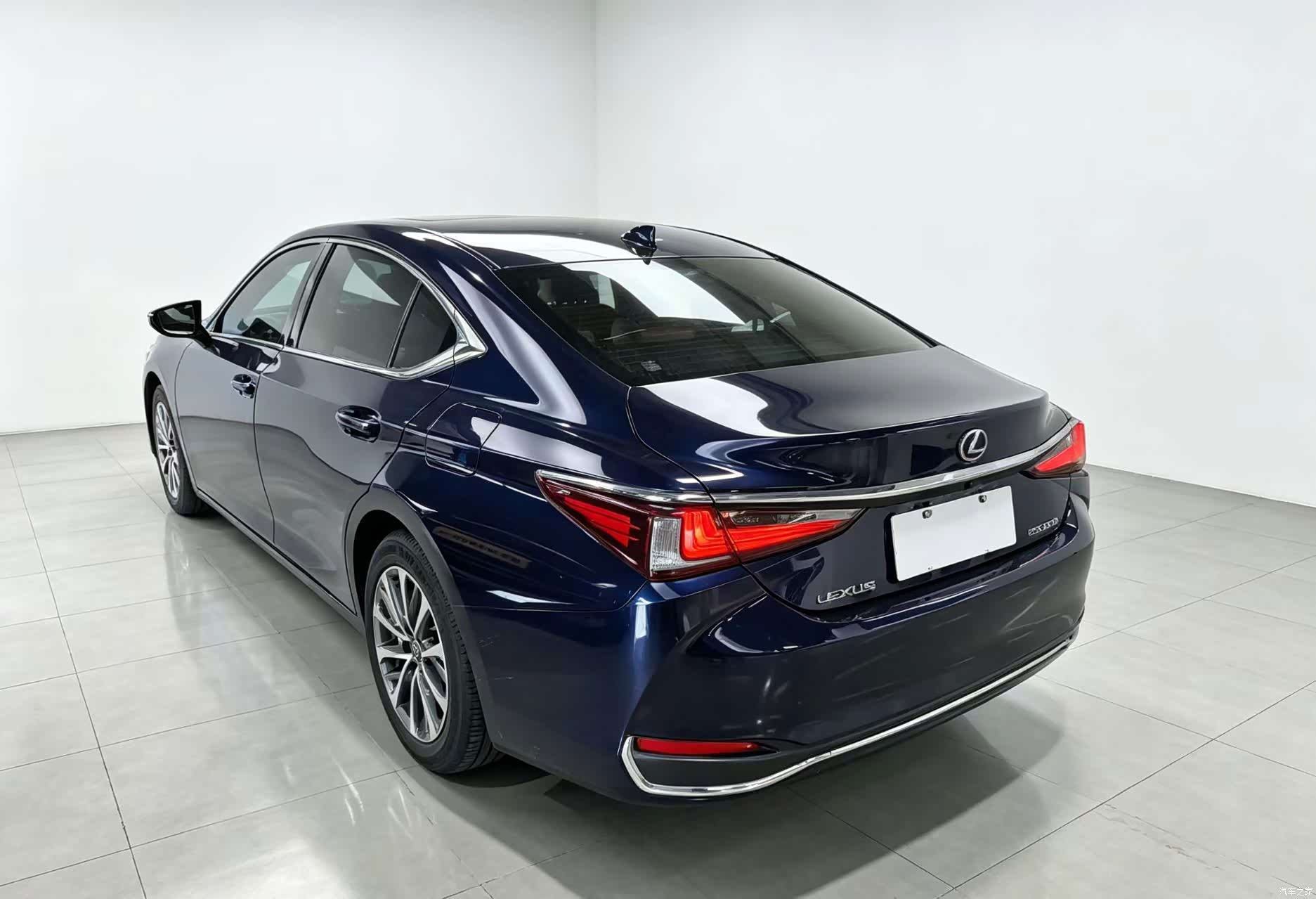 Lexus ES, 2021 7