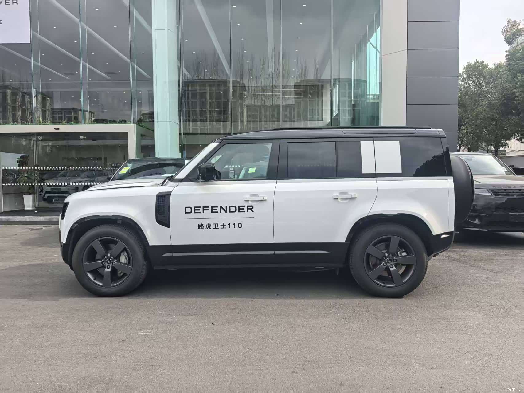 Land Rover Defender, 2025 3