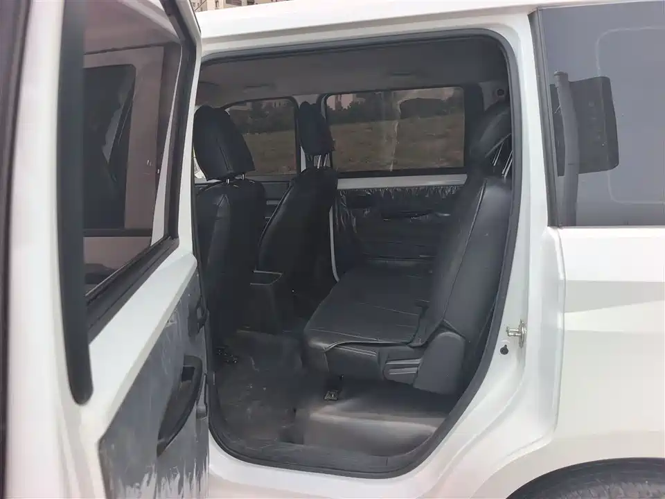 Wuling Wuling Hongguang PLUS