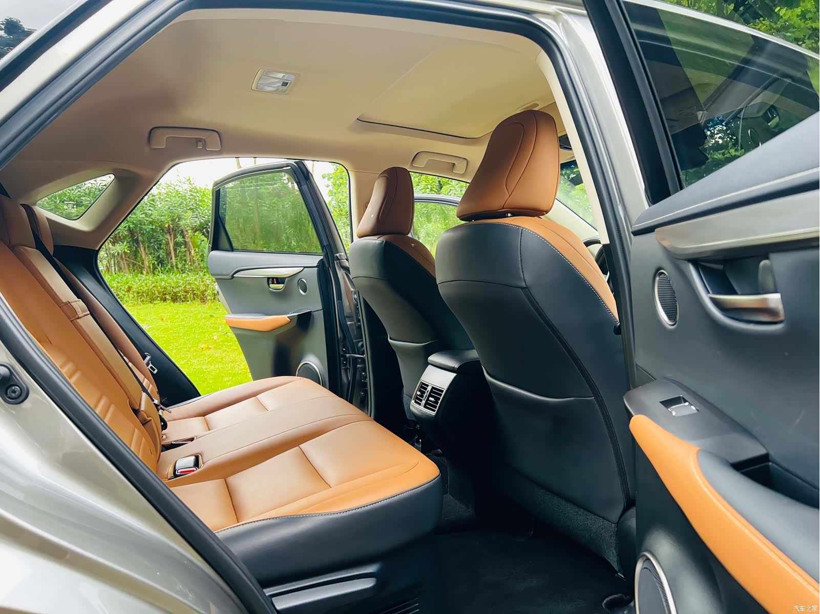 Lexus NX, 2019 12