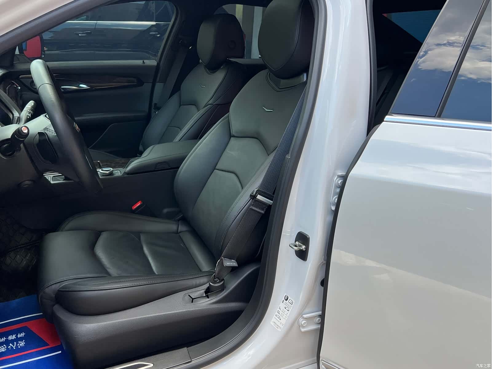 Cadillac CT6, 2023 17