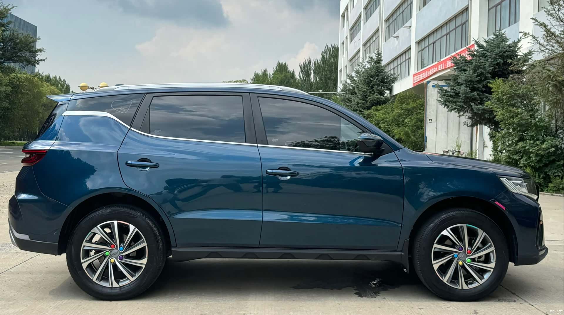 Geely X6, 2022 4