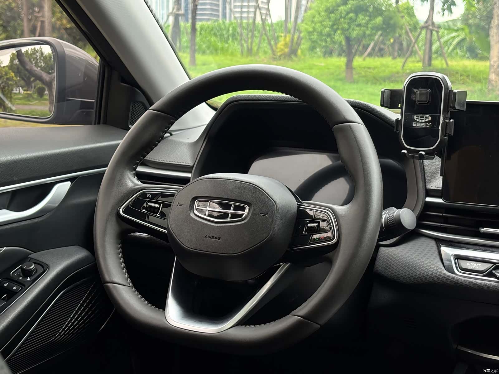 Geely Emgrand, 2022 18