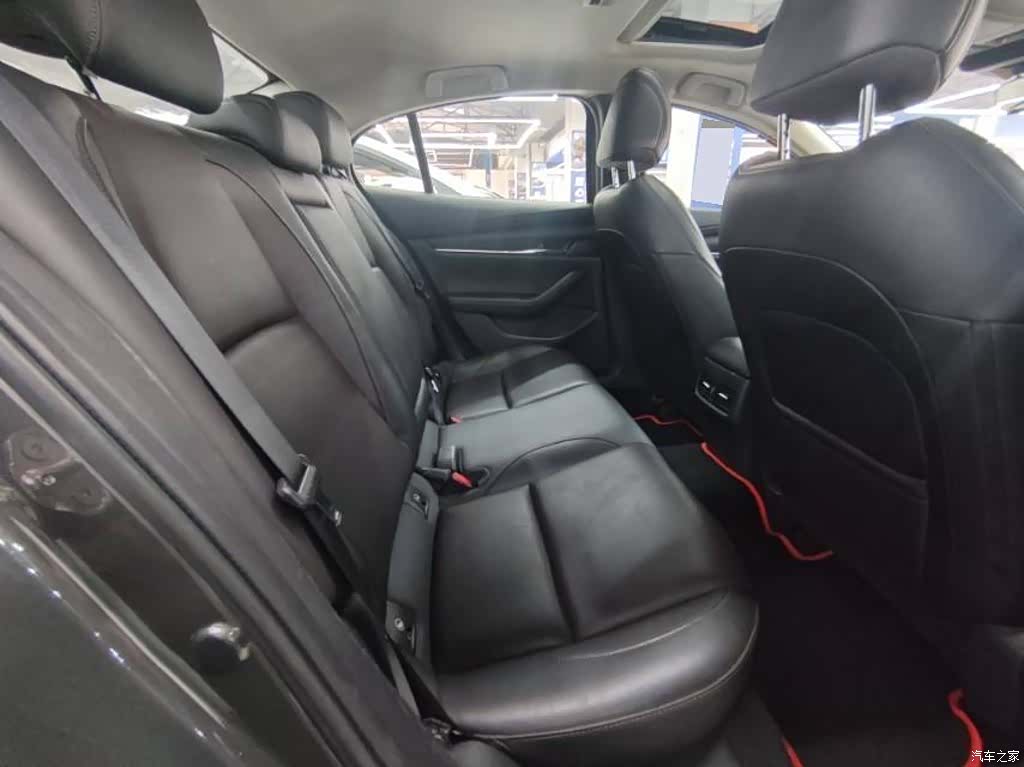 Mazda Mazda3, 2021 11