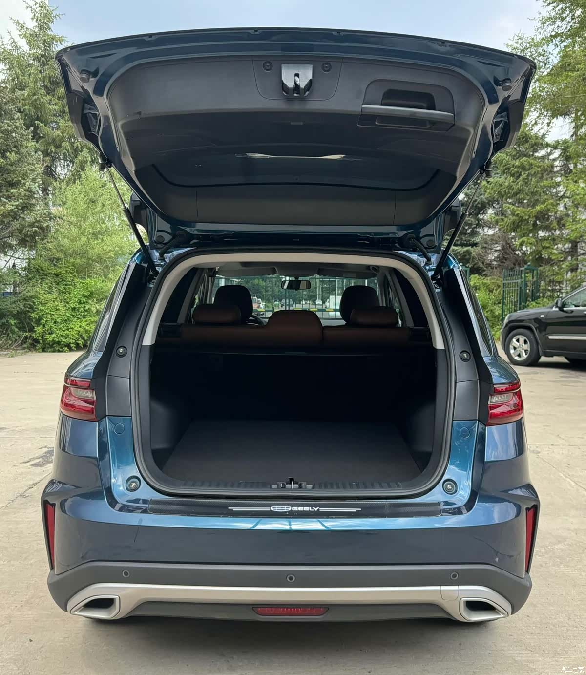Geely X6, 2022 12