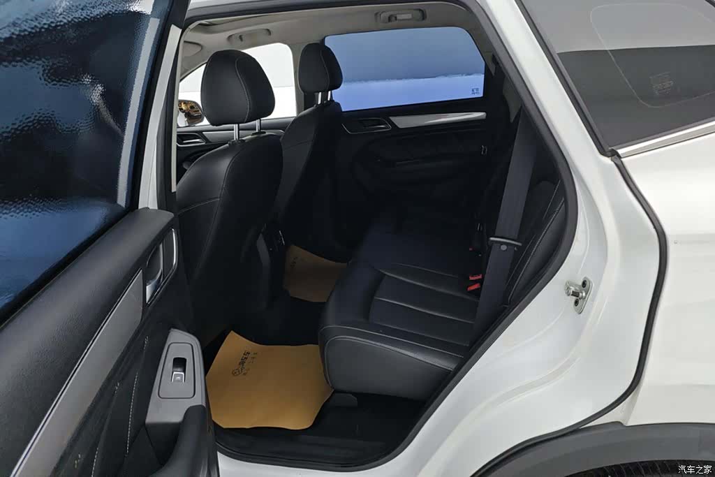 Roewe RX5, 2021 11