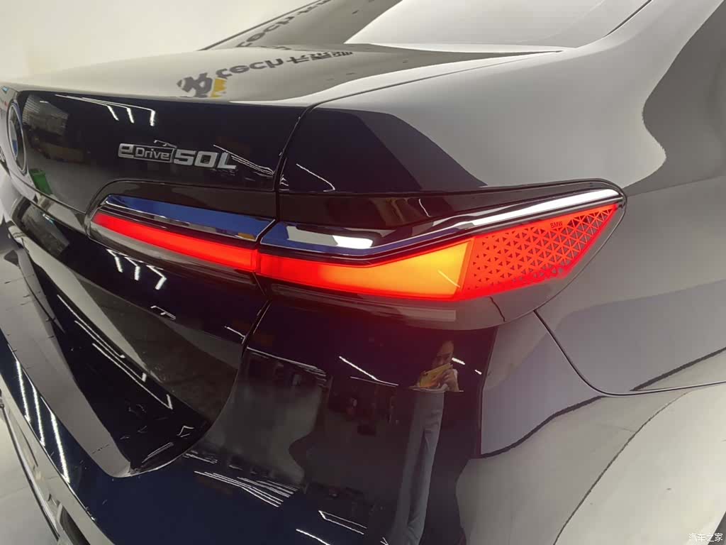 BMW i7, 2025 10