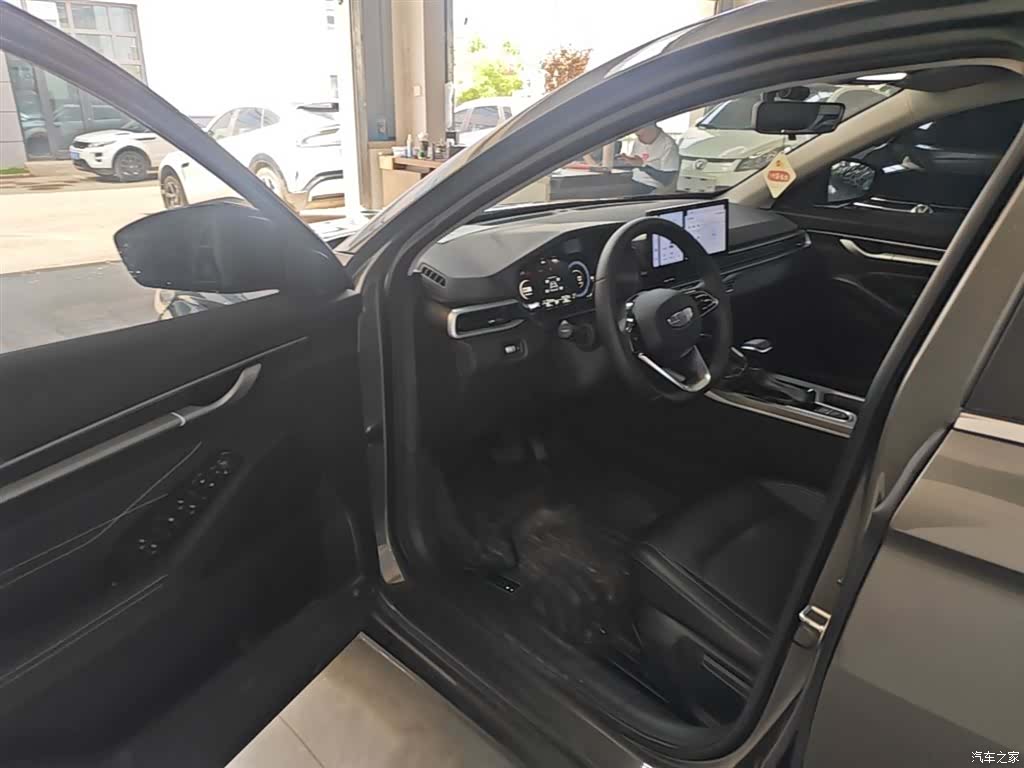 Geely Emgrand, 2025 16