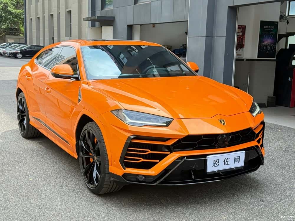 Lamborghini Urus, 2023 6