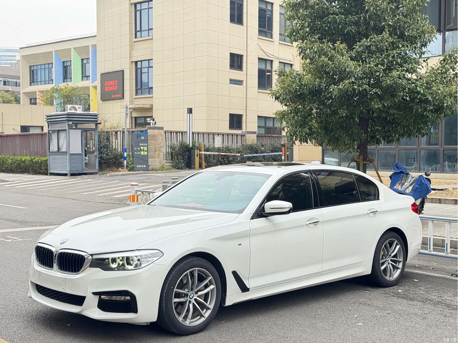 BMW 5 Series, 2018 1