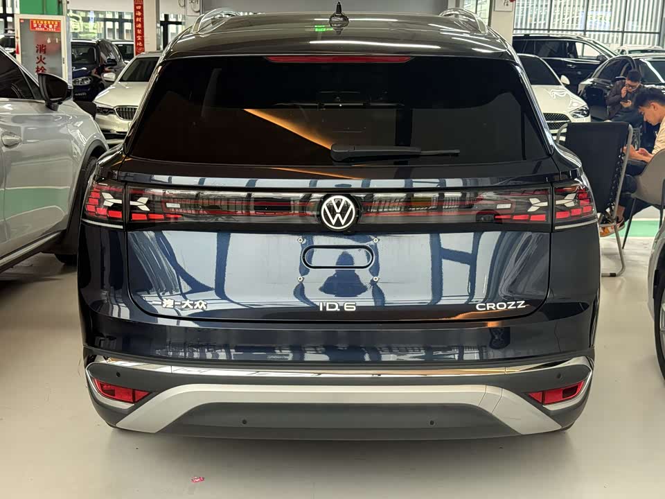 Volkswagen ID.6 CROZZ