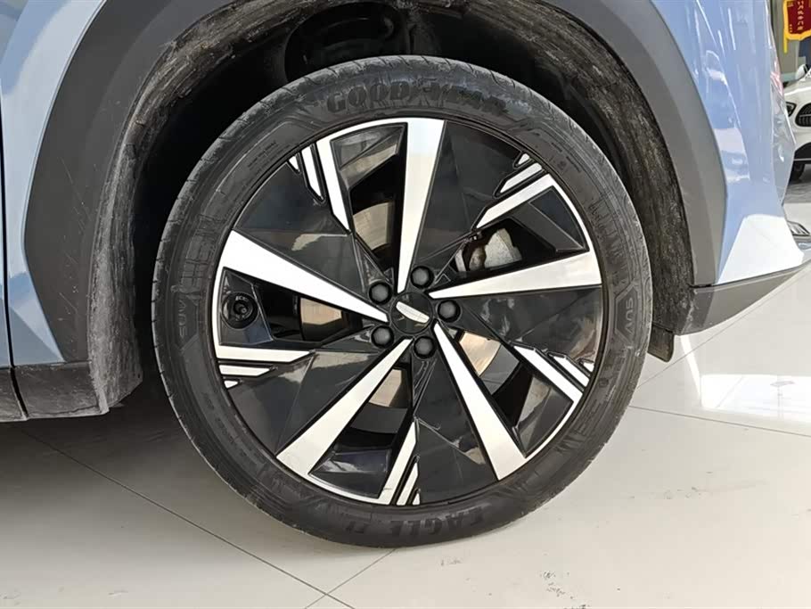Geely Atlas L