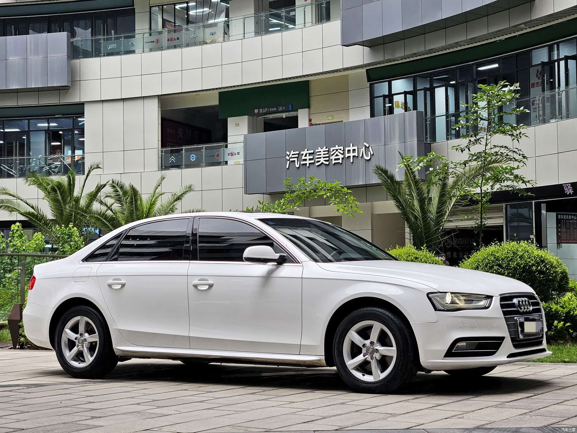 Audi A4L, 2012 3